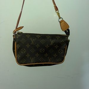 LOUIS VUITTON small shoulder bag